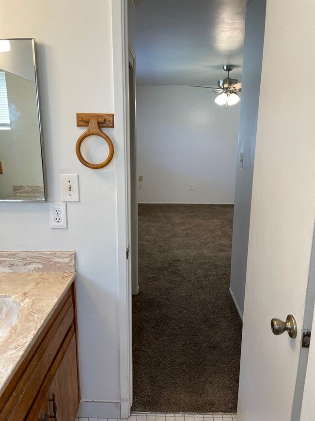 Building Photo - Large 3 Bedroom, 2 Bath Home on NE