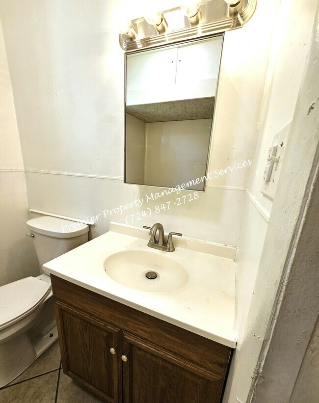 Building Photo - 42 Harrison St