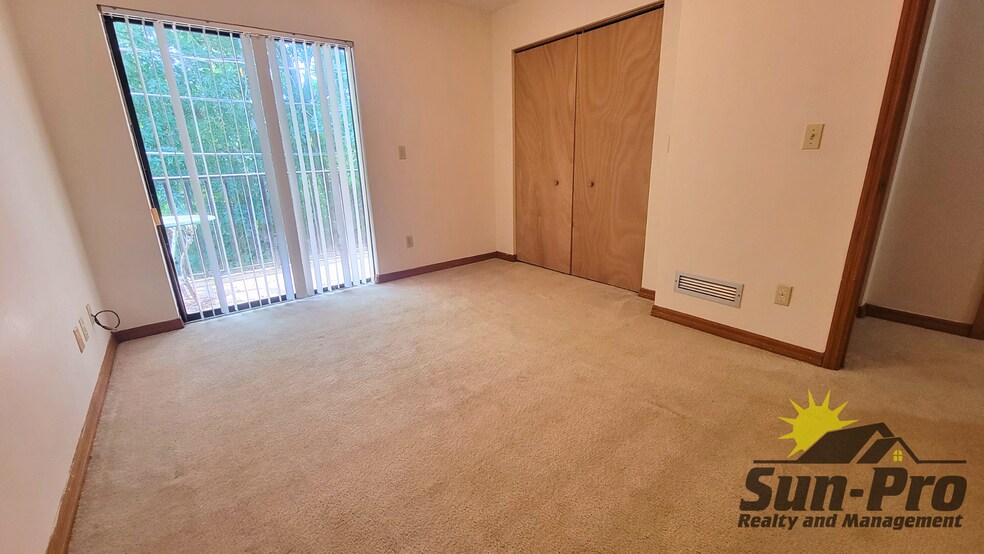 Building Photo - 1668 Spring Garden Ct