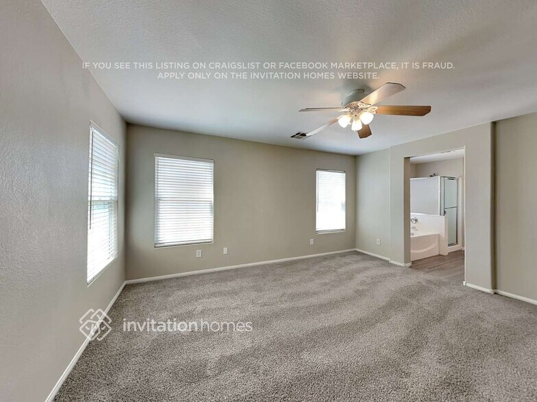Building Photo - 11575 W Aruba Beach Ave