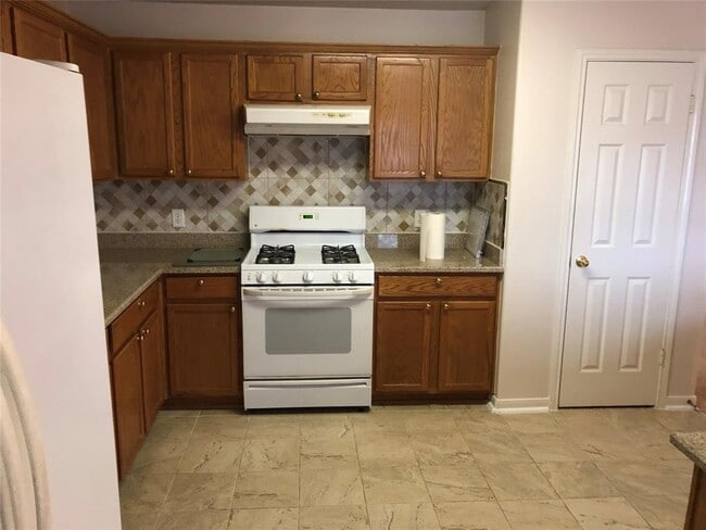 Building Photo - 1617 Gaylord Dr