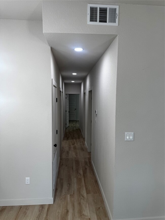 Building Photo - 9713 Cargill St