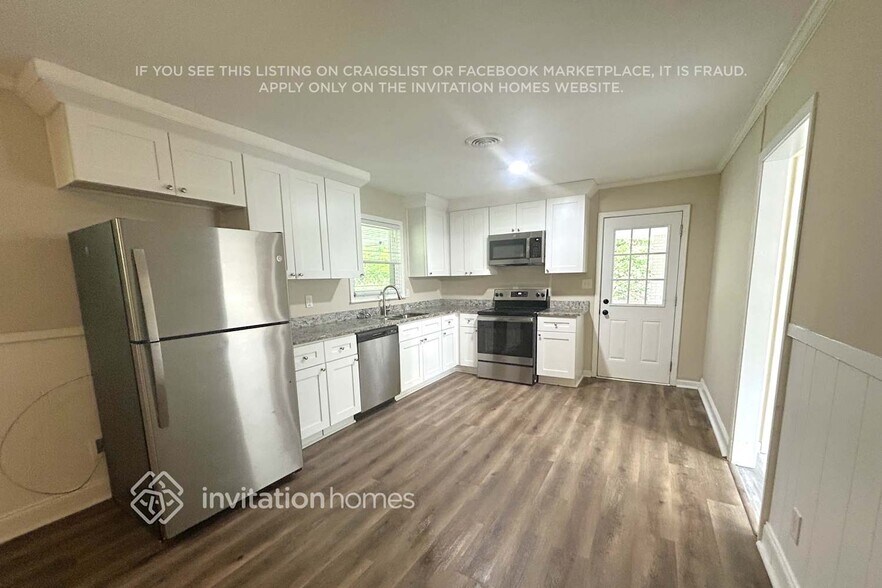 Building Photo - 1688 Mary Lou Ln SE