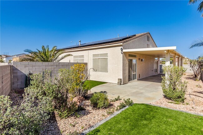 Building Photo - 110 La Suena Ct