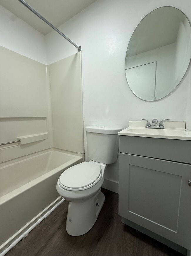 Building Photo - 2-Bedroom Home with Fenced Yard – Minutes from Downtown Pittsburgh