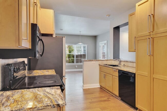 Building Photo - 2358 Wilson St