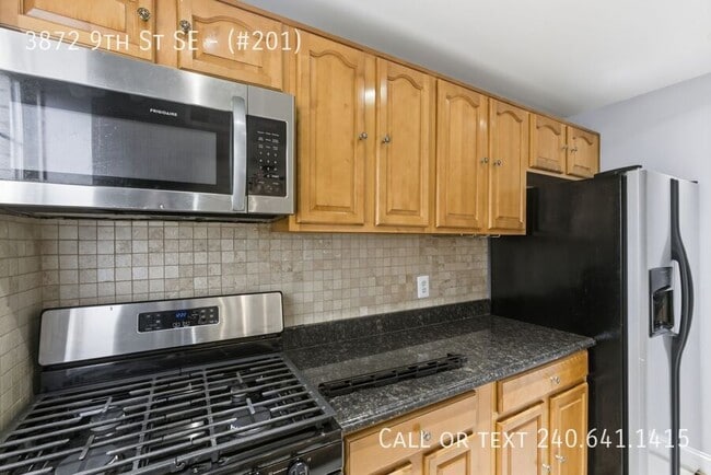 Building Photo - 3872 9th St SE