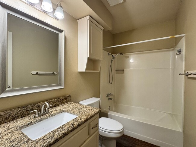 Building Photo - 8414 Cambridge Rd