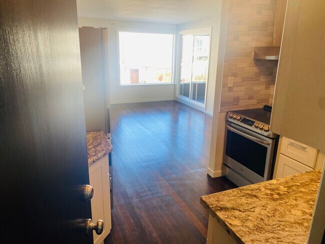 Building Photo - EPIC REA, INC.- Beautiful Noe Valley Remod...