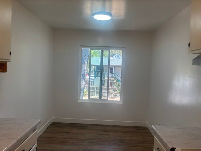 Building Photo - 1271 Murray Ave