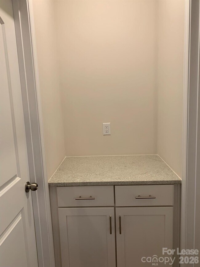 Building Photo - 12031 Remarque Rd