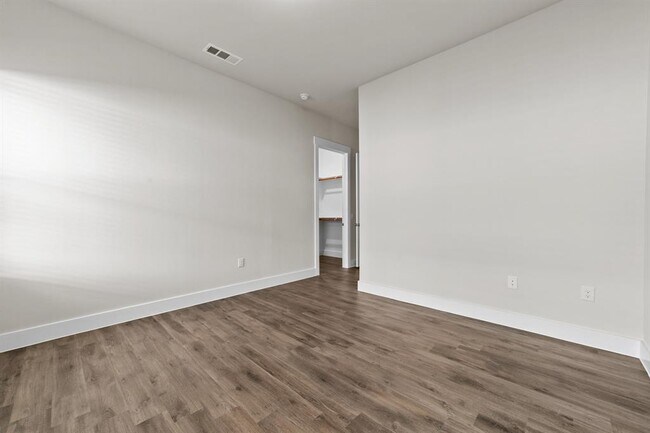 Building Photo - 1109 Saffira-