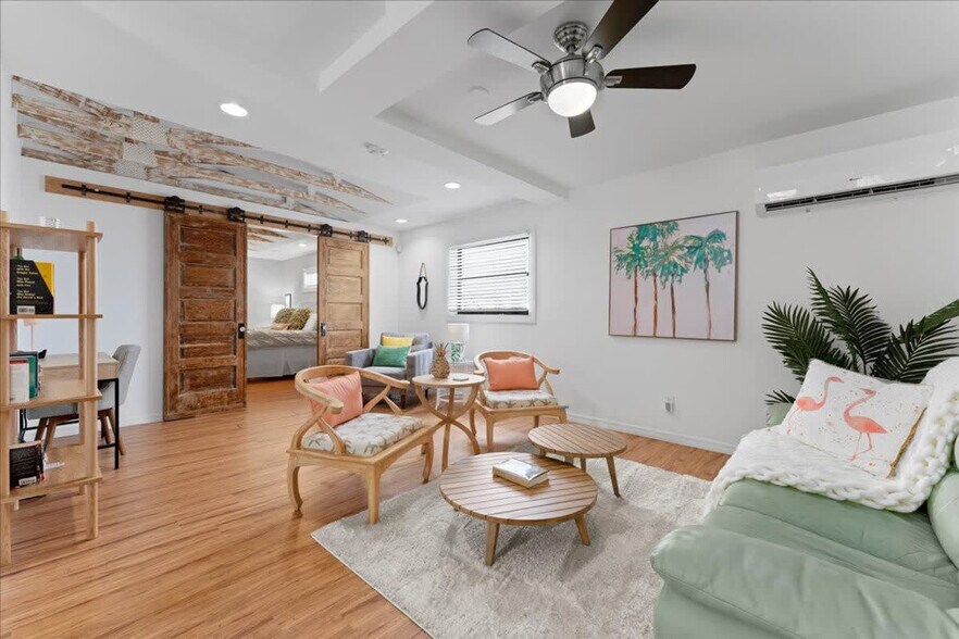 Building Photo - 1345 Bayshore Dr