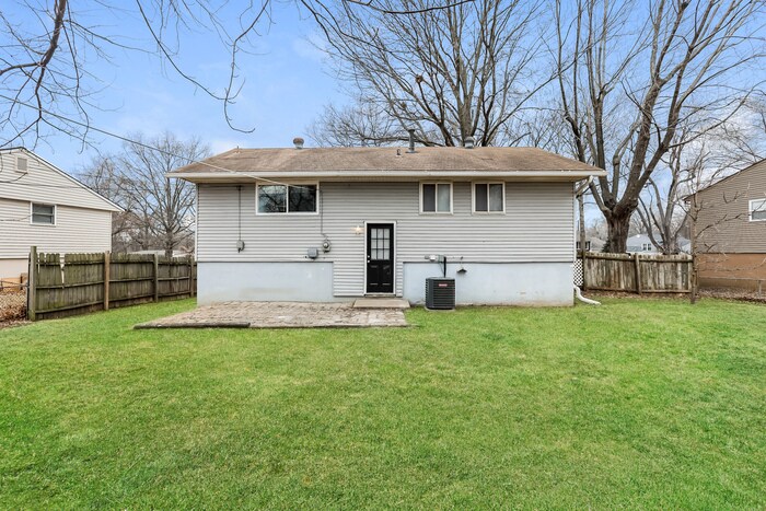 Building Photo - 907 N Yuma Ave