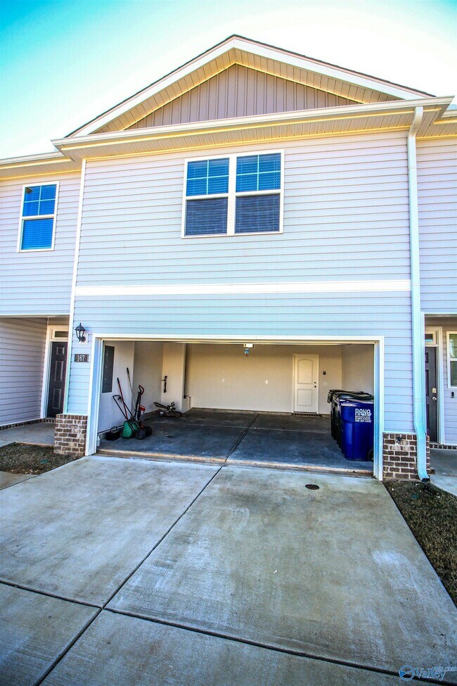 Building Photo - 167 Maple Spg Trl