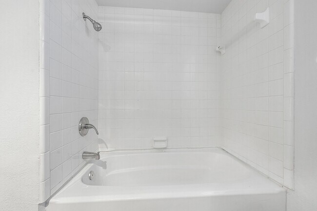 Building Photo - 10822 Bob White Dr