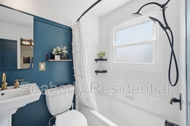 Building Photo - 6426 Carriage Dr