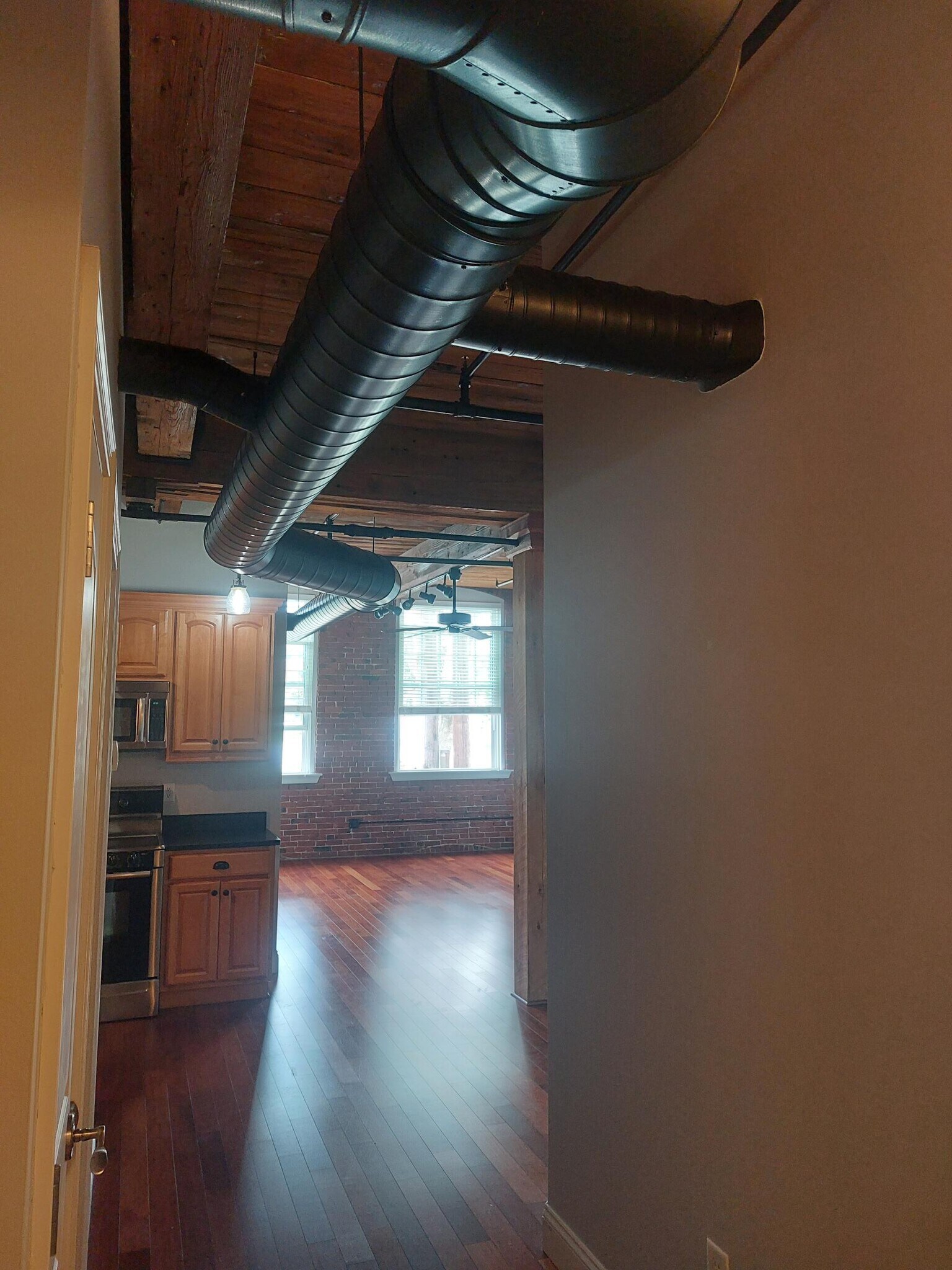 Building Photo - 66 Landing Ln
