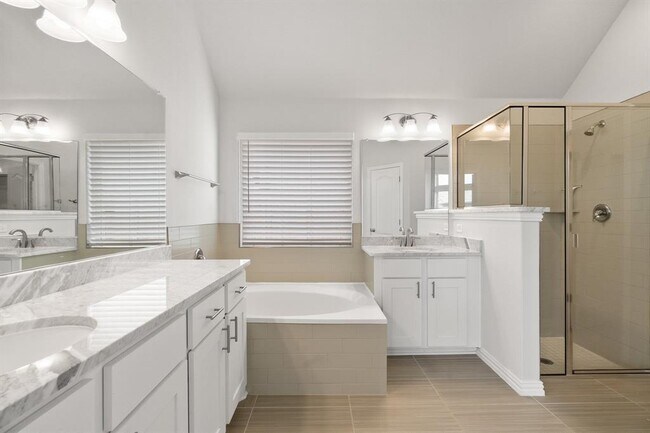 Building Photo - 223 Oleander Loop