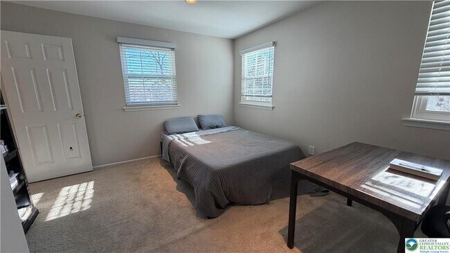 Building Photo - 639 Heather Ln