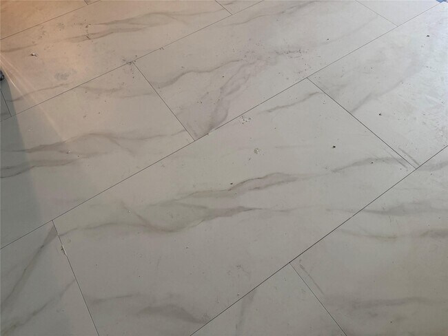 Building Photo - 2161 NE 68th St