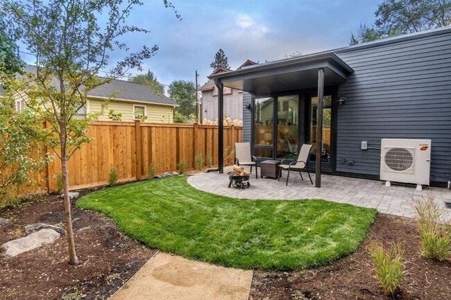 Building Photo - Modern Cottage in Prime Downtown Bend Loca...