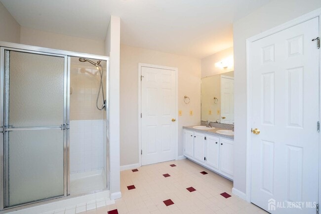 Building Photo - 27 Samantha Dr