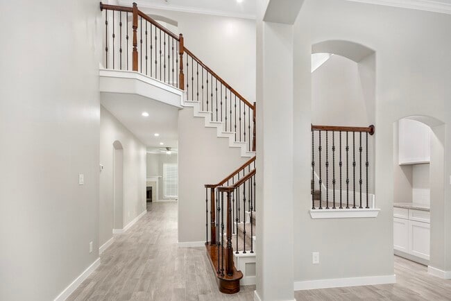 Building Photo - 28243 Chalet Park Dr