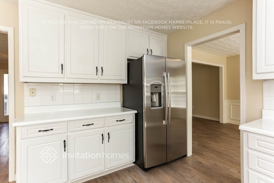 Building Photo - 220 Lake Valley Dr SW