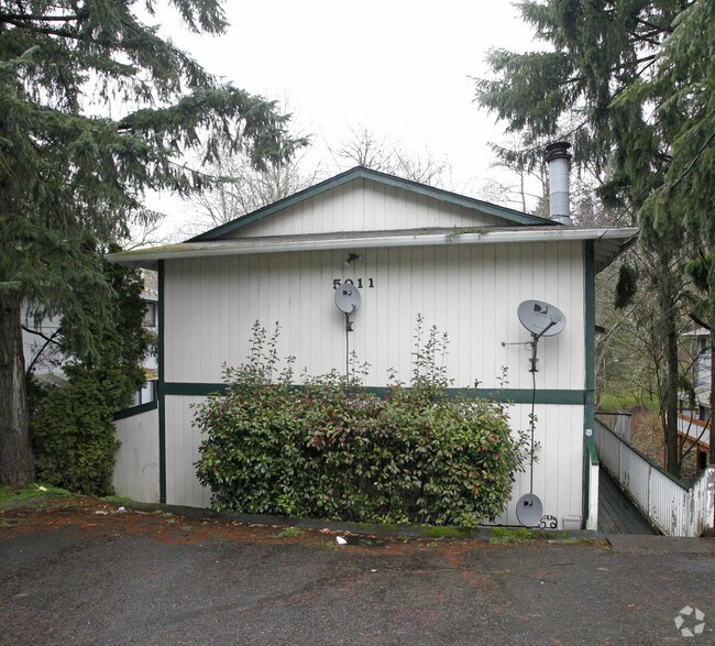 Building Photo - 5011 SW Beaverton-Hillsdale Hwy