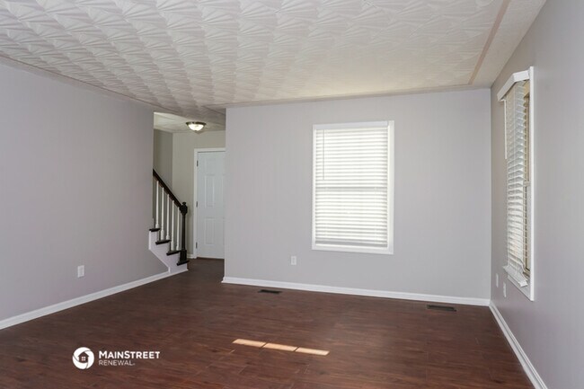 Building Photo - 9624 Combs Ln