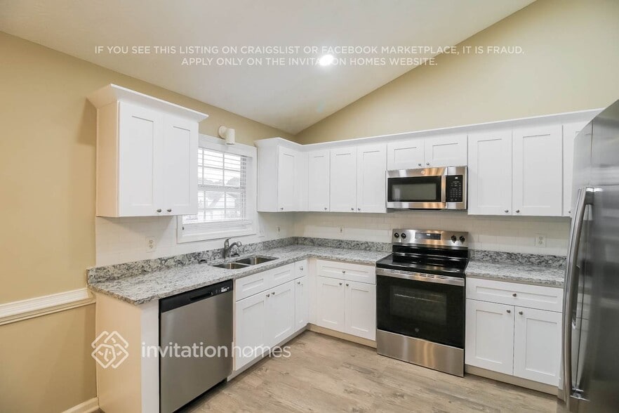 Building Photo - 300 Fieldstone Ln