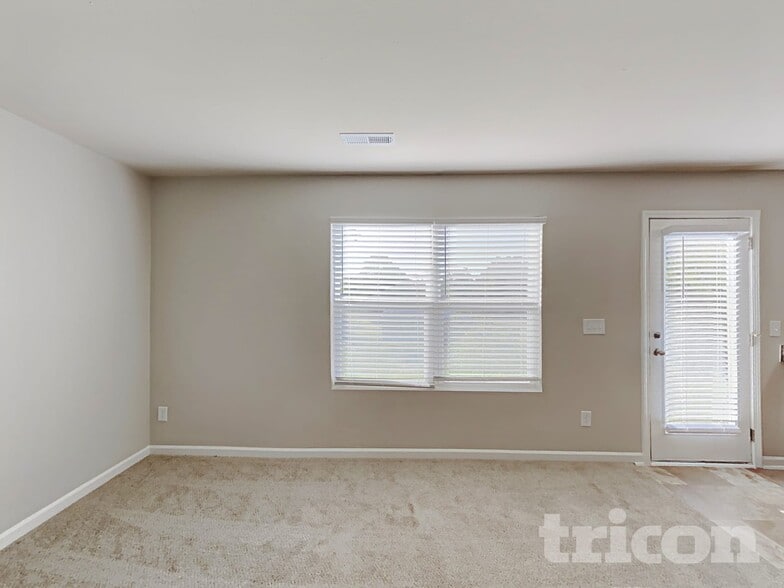 Building Photo - 325 Emilies Crossing Way