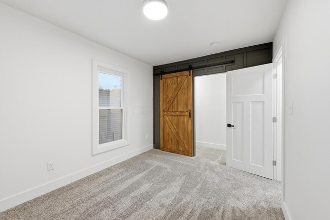 Building Photo - 321 W Columbia St