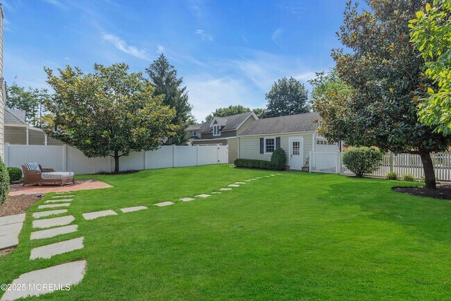 Building Photo - 57 W River Rd