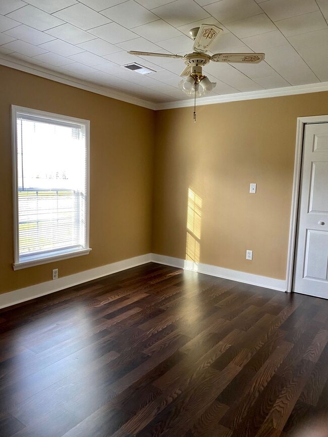 Building Photo - Amazing property! Dreamy wraparound porch! Immaculate & Completely Updated! 3 Bedrooms/2 Baths!