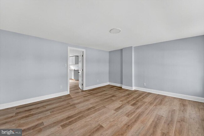 Building Photo - 11 N Willow St