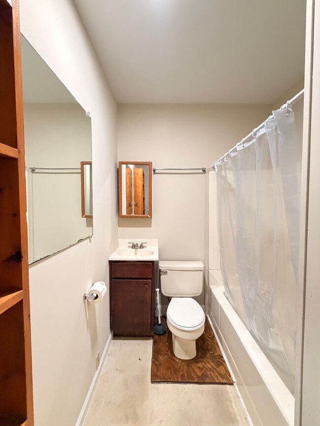 Building Photo - 1300 N Broad St