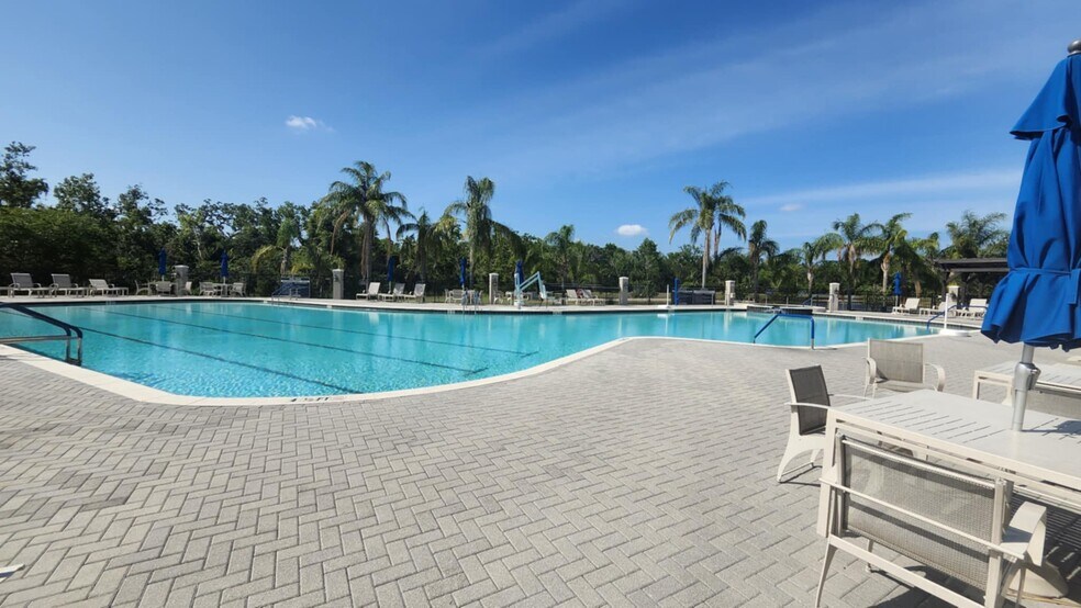 Building Photo - 2407 Pier Dr