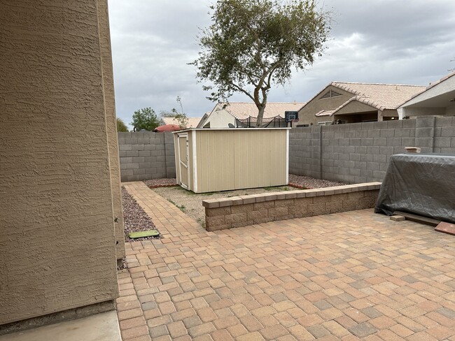 Backyard w/ Shed - 1091 W Saragosa St