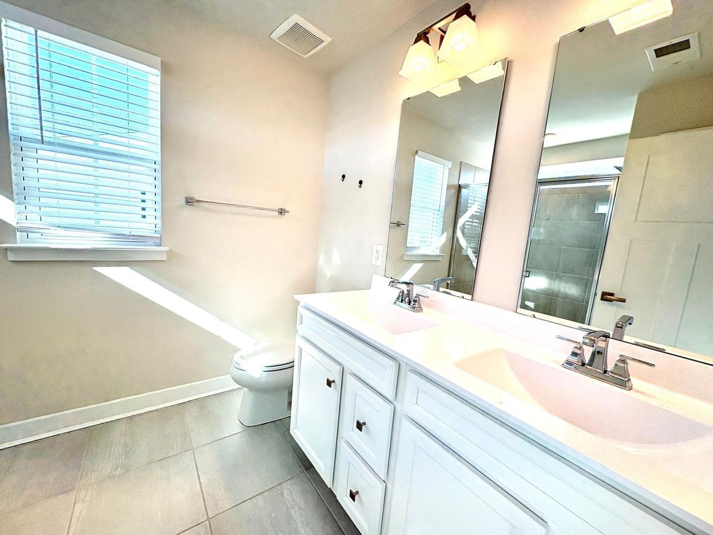 Building Photo - 856 New Castle Landing Dr