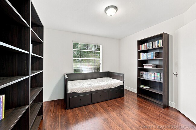 Building Photo - 1115 SW 180th Terrace
