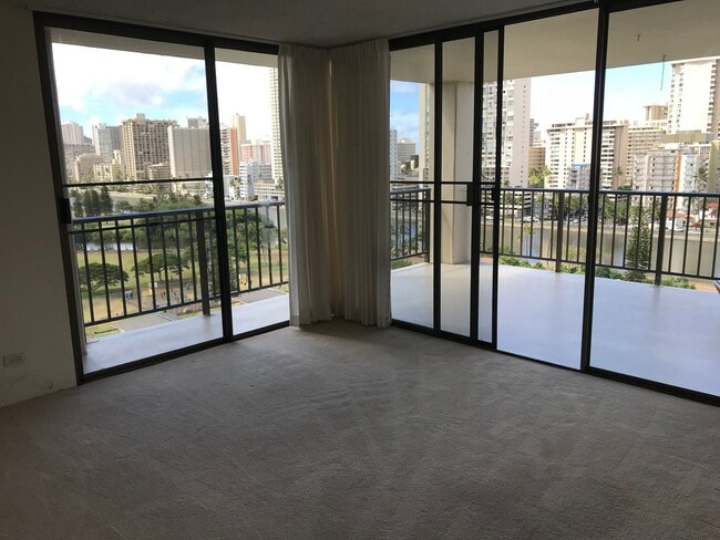 Building Photo - 2444 Hihiwai St