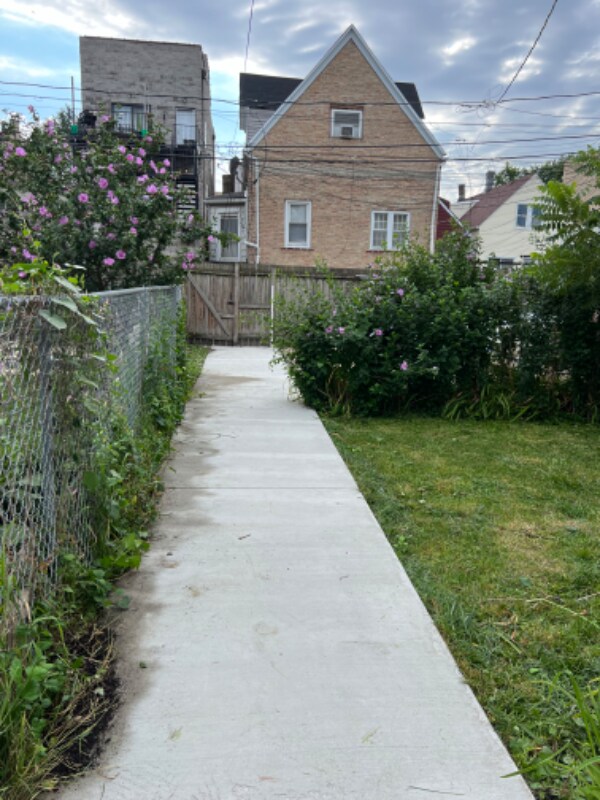 Building Photo - 1008 N Mozart St