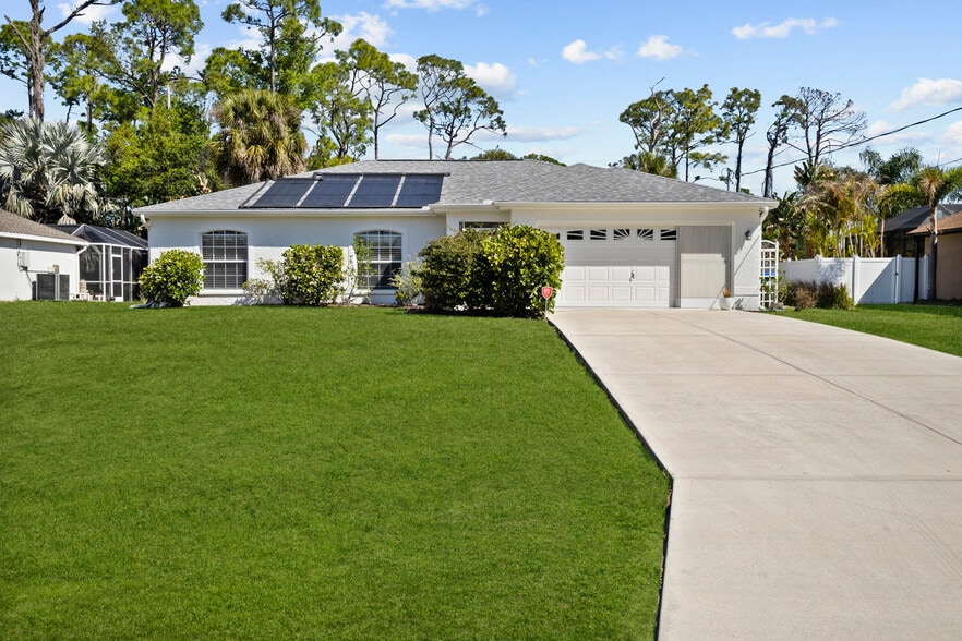 Building Photo - 3620 Candia Ave