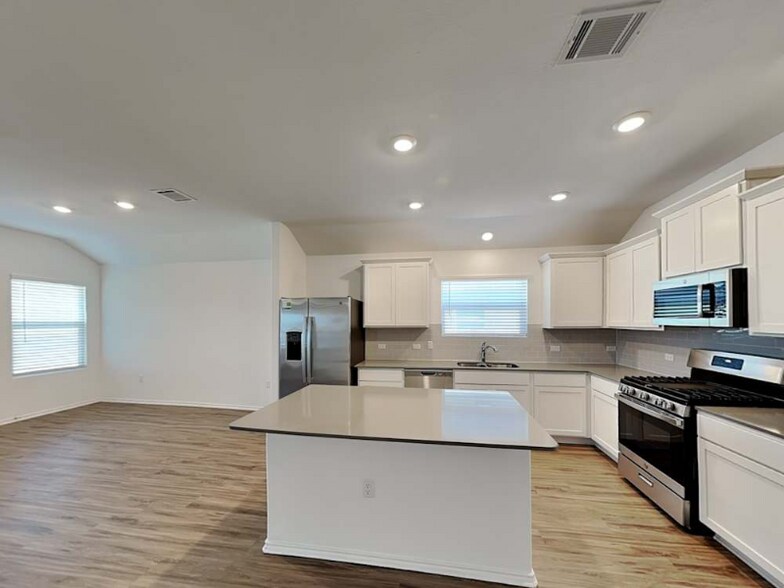 Building Photo - 10500 Steinbeck Dr