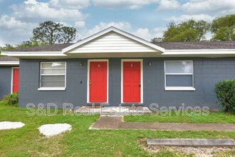 Building Photo - 613 Robin Rd