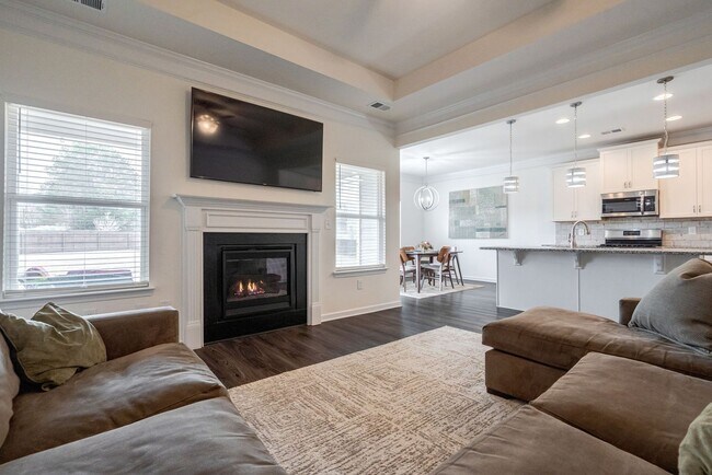 Building Photo - Move-In Ready Bogart Home with Open Layout and Private Fenced Yard