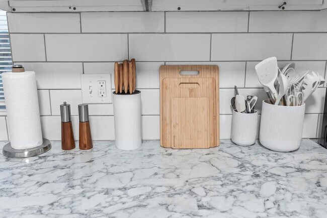 Building Photo - 3101 Old Rte 66