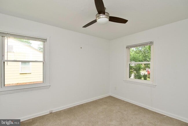 Building Photo - 5715 Fenwick Dr